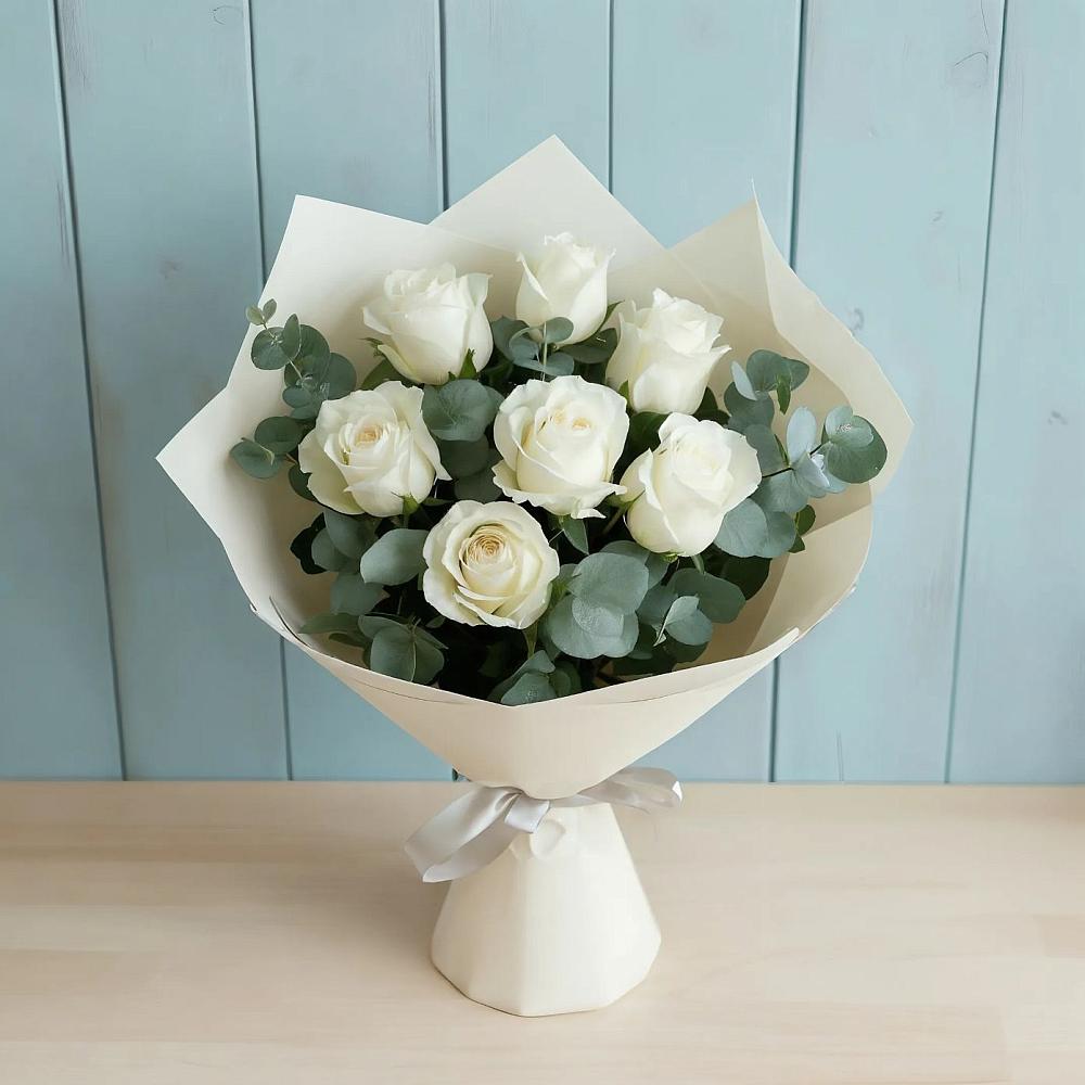 Букет Белые розы в Эвкалипте в Ибреси