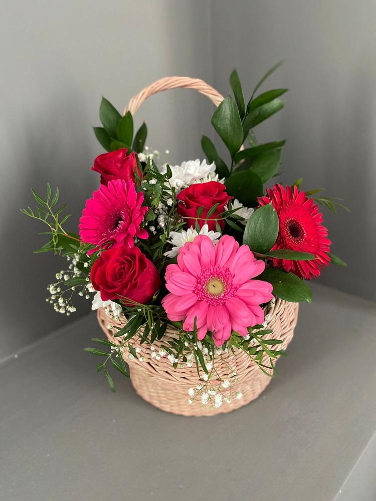 Цветочная композиция из Розы, Хризантемы и Герберы в корзине в Ибреси