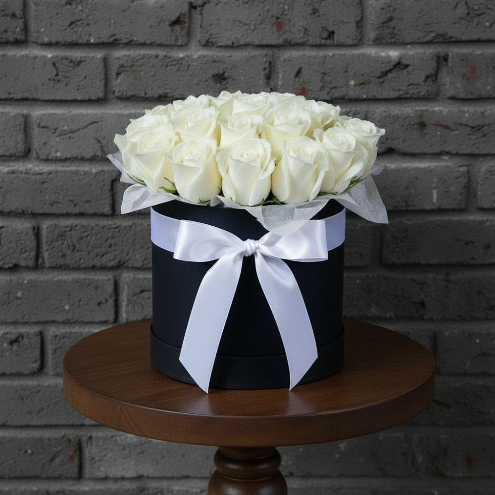 Цветочная композиция из Розы в шляпной коробке в Ибреси